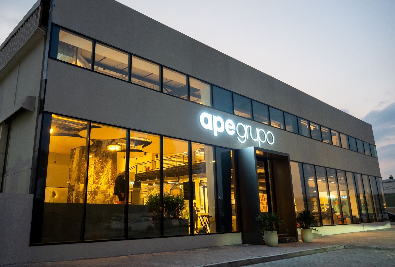 Flagship store d' APE Grupo a Dubai